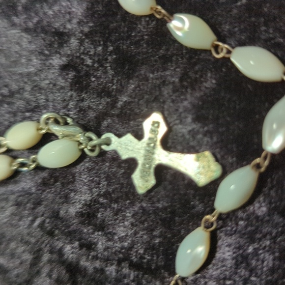 Unbranded Mother of Pearl Hand Carved Necklace, Bracelet & Earring Set Jeruselum - Picture 9 of 16